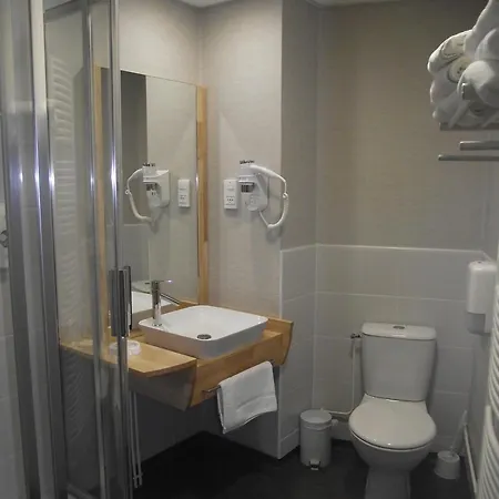 Logis Des Bourbons Climatise Hotell Montluçon