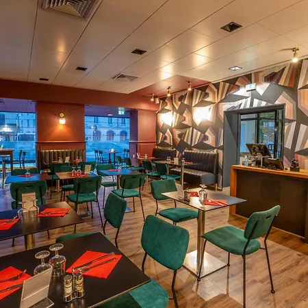 Logis Des Bourbons Climatise فندق 3*