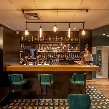 Logis Des Bourbons Climatise فندق Montluçon