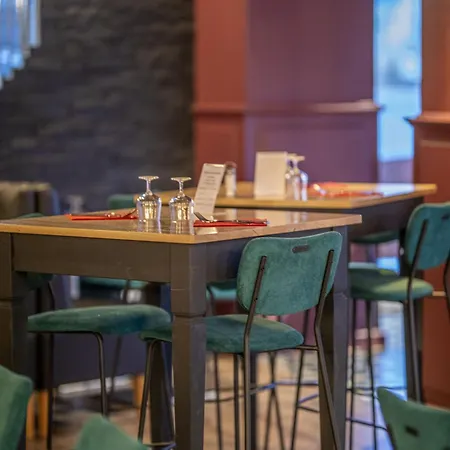 Hotell Logis Des Bourbons Climatise