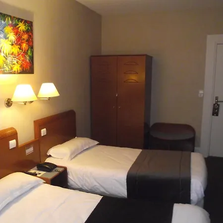 Logis Des Bourbons Climatise 3*