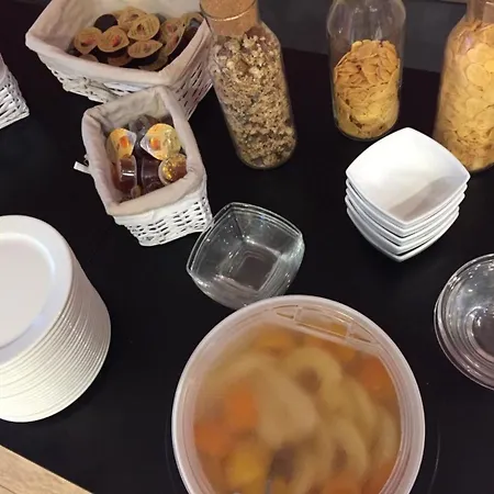 Logis Des Bourbons Climatise Hotel Montluçon