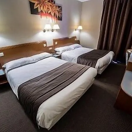 Hotel Logis Des Bourbons Climatise Montluçon