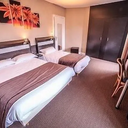 Logis Des Bourbons Climatise Hotel