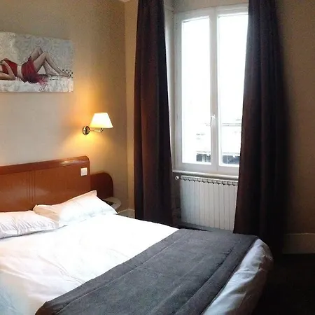 Logis Des Bourbons Climatise 3*