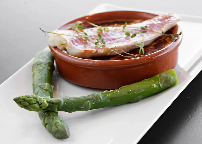 Logis Des Bourbons Climatise Montluçon