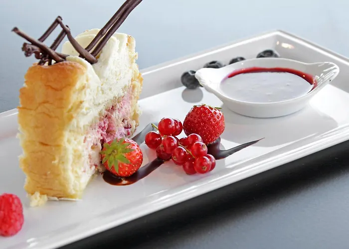 Logis Des Bourbons Climatise Montluçon