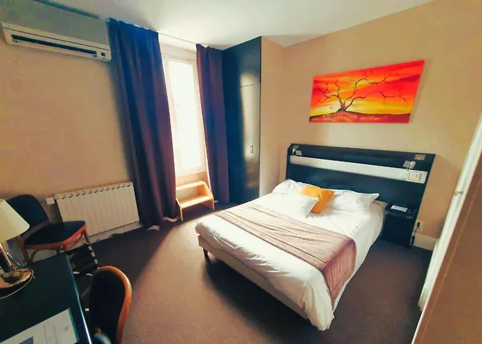 فندق Logis Des Bourbons Climatise