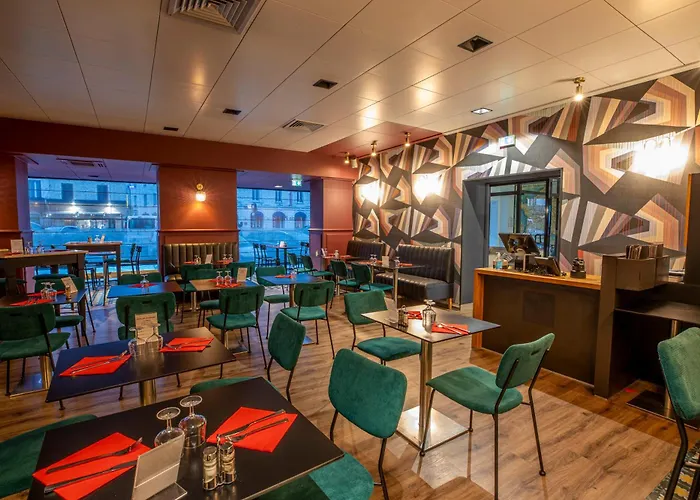 Logis Des Bourbons Climatise فندق 3*