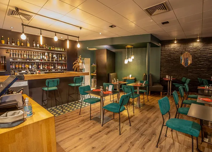 Logis Des Bourbons Climatise 3*