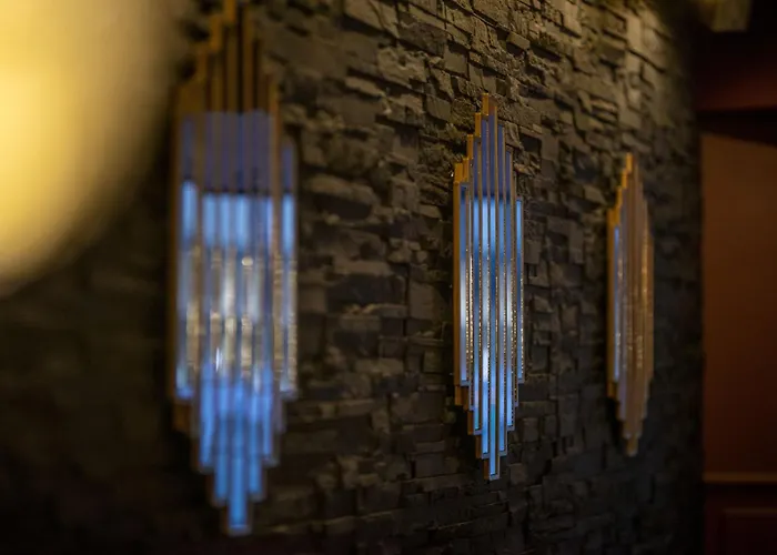 Logis Des Bourbons Climatise فندق Montluçon