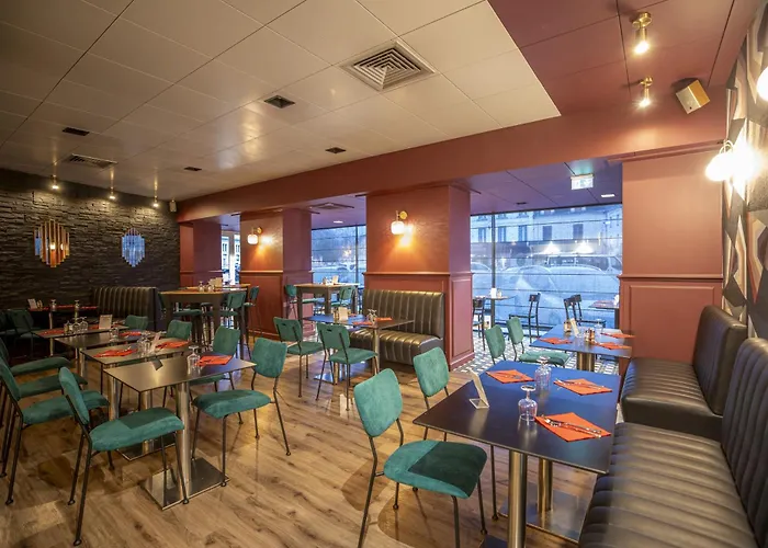 فندق Logis Des Bourbons Climatise Montluçon