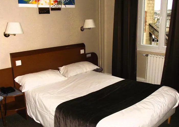 فندق Logis Des Bourbons Climatise Montluçon