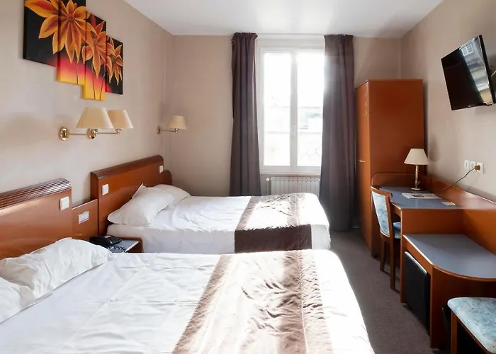 Logis Des Bourbons Climatise 3* Montluçon