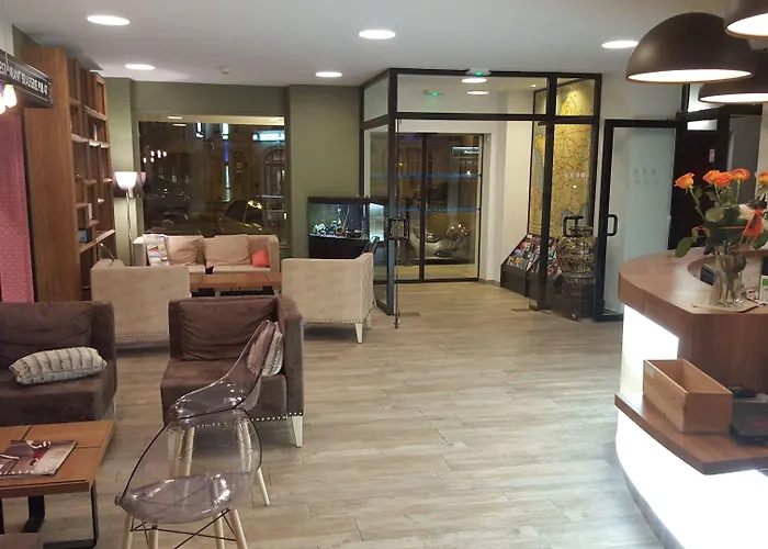 Logis Des Bourbons Climatise فندق Montluçon