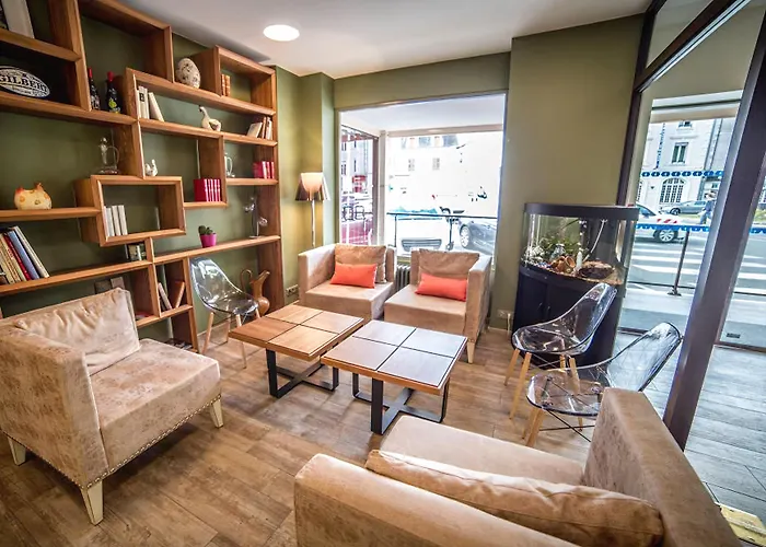 فندق Logis Des Bourbons Climatise Montluçon