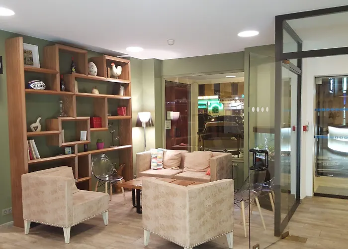 Logis Des Bourbons Climatise Montluçon