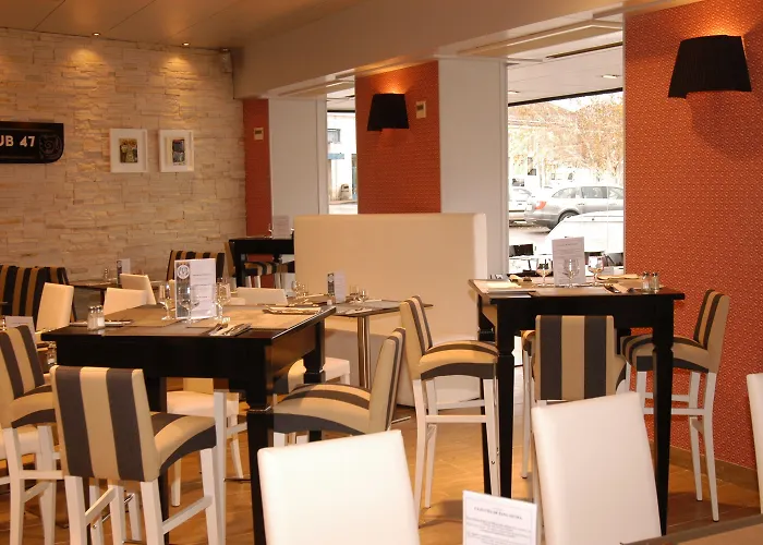 Logis Des Bourbons Climatise فندق Montluçon