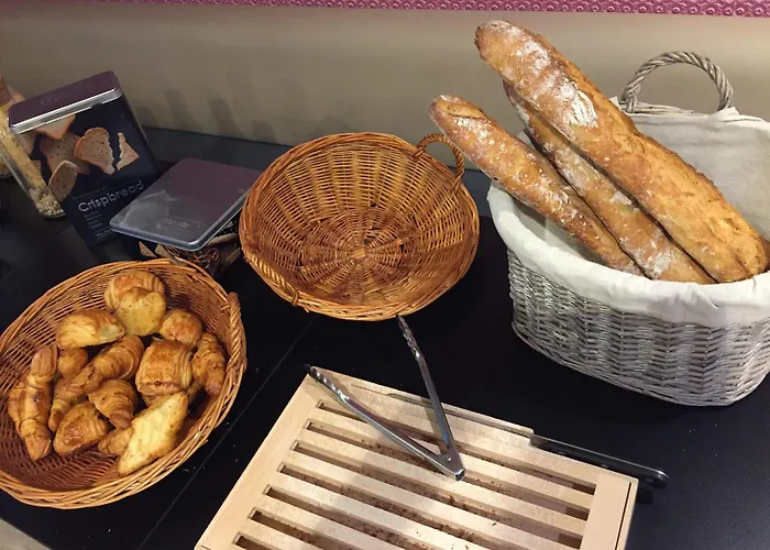 فندق Logis Des Bourbons Climatise