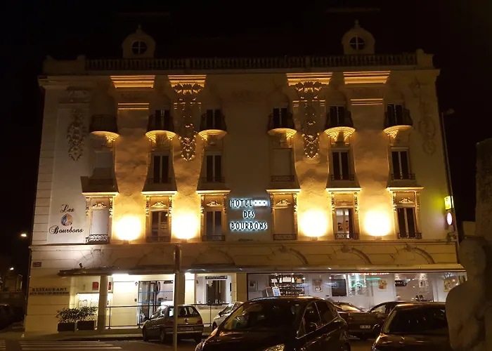 Logis Des Bourbons Climatise فندق 3*