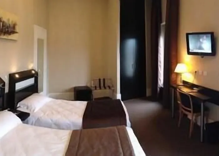 Logis Des Bourbons Climatise فندق 3*