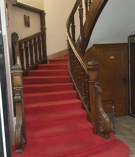 Logis Des Bourbons Climatise 3* Montluçon