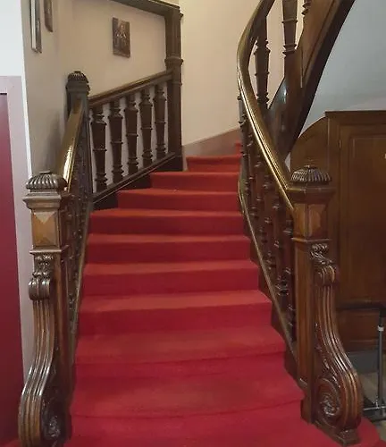 Logis Des Bourbons Climatise فندق Montluçon