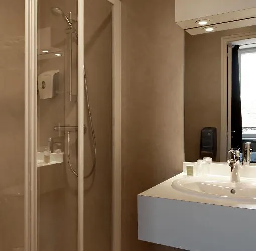 فندق Logis Des Bourbons Climatise Montluçon