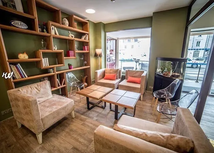 Logis Des Bourbons Climatise 3* Montluçon